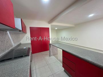 Casa en venta en El Mirador, privada con vigilancia 24 h, jardín, sala de TV y 2 estacionamientos