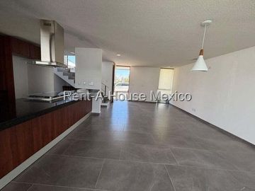 Casa en venta en Zakia, 144 m2 de construcción, 2 recámaras, estudio, terraza y jardín