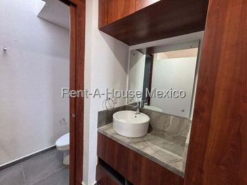 Casa en venta en Zakia, 144 m2 de construcción, 2 recámaras, estudio, terraza y jardín