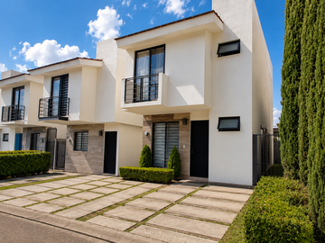 Casa en Venta en Altara II, San Agustín | 2 Recámaras | Alberca | Doble Acceso Controlado