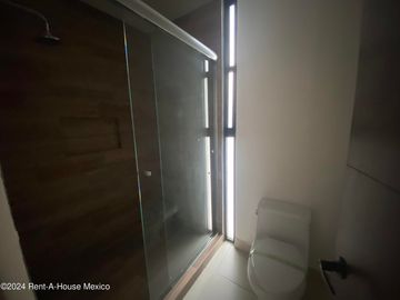 Casa en La Reserva, Valle de Juriquilla, doble altura, cuarto de servicio, vigilancia 24 h y áreas verdes