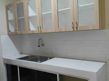 DISEWAKAN RUMAH DI SUTERA TIARA ALAM SUTERA TANGERANG SELATAN DEKAT BINUS ALSUT