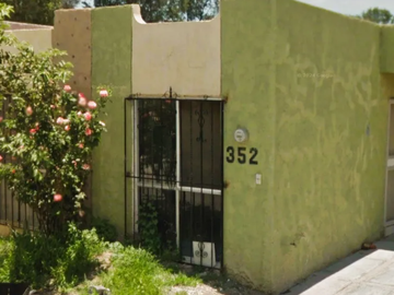 CASA DE REMATE HIPOTECARIO ¡GRAN OPORTUNIDAD! Lirio 352, Residencial Floresta, 36595 Irapuato, Gto.