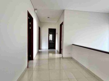Rumah High Ceiling di cluster Prestigia, Eminent dekat IPEKA, QBIG, ICE BSD