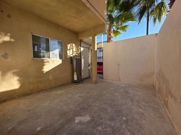 HERMOSA CASA EN RENTA MUY CERCA DEL CONSULADO