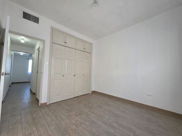 HERMOSA CASA EN RENTA MUY CERCA DEL CONSULADO