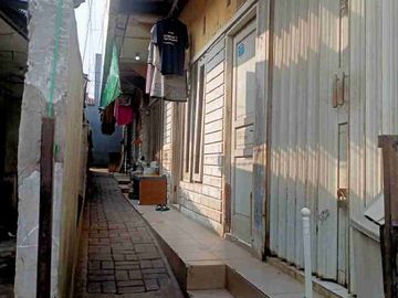 Di jual butuh 6 yunit kontrakan terisi full penyewa lokasi di blkang Medika lestari jln H.mewn Ciledug Tangerang kota