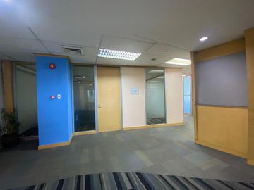 Sewa Kantor 605 m2 Furnish di Menara Caraka Mega Kuningan, Hrg Affordable