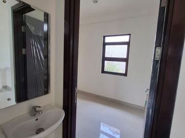Dijual Rumah Lingkungan Nyaman Aman dan Asri Siap Huni Lokasi di Podomoro Park Cluster Padmagriya Bandung