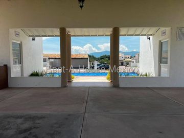 VENTA CASA TEQUISQUIAPAN CERCA CLUB DE GOLF CENTRO, 3 RECAMARAS, 4 BAÑOS.