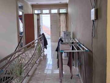 Rumah Siap Huni 2 Lantai SHM IMB Dijakarta Timur