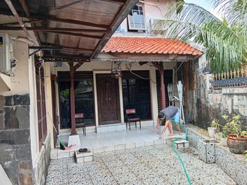 Dijual Rumah Luas Strategis di Jatiwaringin, Bekasi