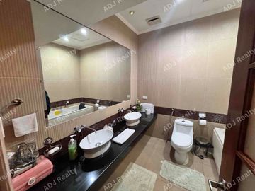 Sapphire residences BGC 4BR unit