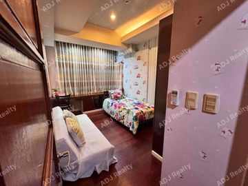 Sapphire residences BGC 4BR unit
