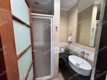 Sapphire residences BGC 4BR unit