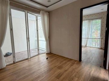 DIJUAL !!  Rumah Mewah 4 lantai di perumahan Citraland Megah Kawasan Batam Centre