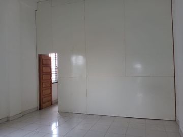 RUKO GANDENG 3LT POSISI HOOK MURAH DAN SIAP PAKAI LOKASI TEPI JALAN BUKIT BARISAN PEKANBARU