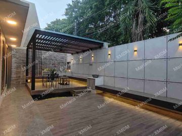 POSISI HOEK ➡️ RUMAH BESAR DI SUNTER BISMA➡️ Extra taman samping bisa dijadikan kolam renang