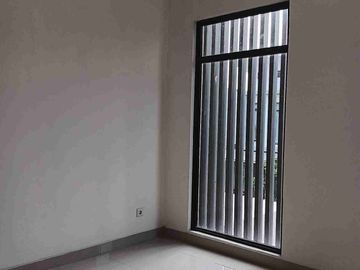 Murah nih rumah 2 lantai Cluster Shinano Cakung Jakarta Timur  jual cepat siap huni