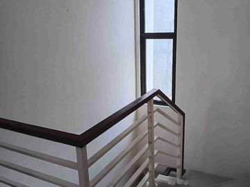 Murah nih rumah 2 lantai Cluster Shinano Cakung Jakarta Timur  jual cepat siap huni