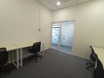 Disewakan Private Office 5 Pax @ Bidakara Pancoran – All-In, Siap Pakai & Strategis!