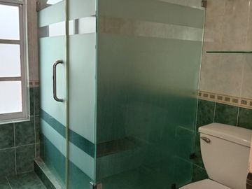 CASA EN VENTA EN CONDOMINIO DE TRES RECAMARAS EN METEPEC ESTUDIO Y 4 LUGARES DE ESTACIONAMIENTO