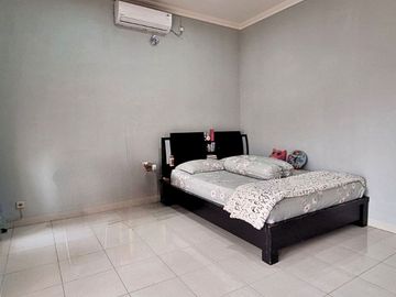 Rumah Siap Huni 2 Lantai di Cinere – Dekat Tol Desari