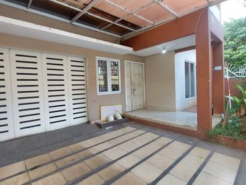 Disewakan & Dijual Rumah 2 lantai Semi Furnished di Rawamangun