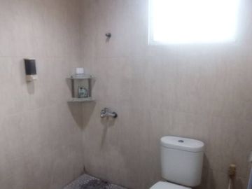 Disewakan & Dijual Rumah 2 lantai Semi Furnished di Rawamangun