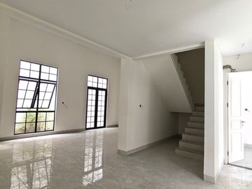 DIJUAL RUMAH DI KOMPLEK JEWEL PARK JALAN STARBAN
