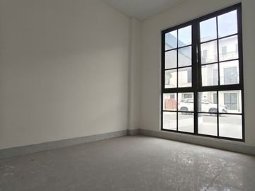 DIJUAL RUMAH DI KOMPLEK JEWEL PARK JALAN STARBAN