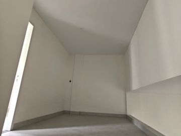 DIJUAL RUMAH DI KOMPLEK JEWEL PARK JALAN STARBAN