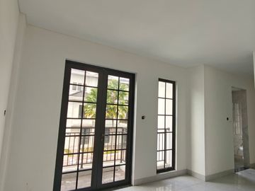 DIJUAL RUMAH DI KOMPLEK JEWEL PARK JALAN STARBAN