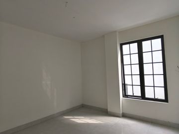 DIJUAL RUMAH DI KOMPLEK JEWEL PARK JALAN STARBAN