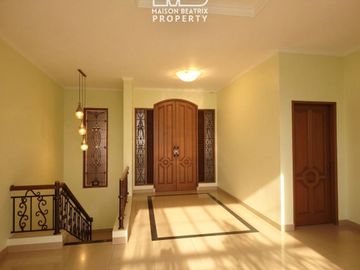 RUMAH SIAP HUNI RAPIH TERAWAT SANGAT STRATEGIS DI THE GREEN - BSD CITY