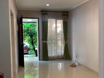 Disewakan Rumah Cluster Milano Gading Serpong – 3 Kamar Tidur | Semi Furnished | Rp55 Juta/Tahun