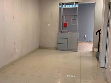 Disewakan Rumah Cluster Milano Gading Serpong – 3 Kamar Tidur | Semi Furnished | Rp55 Juta/Tahun