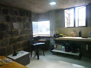 Casa de venta por estrenar en Checa