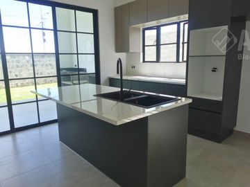 Casa de venta por estrenar en Checa