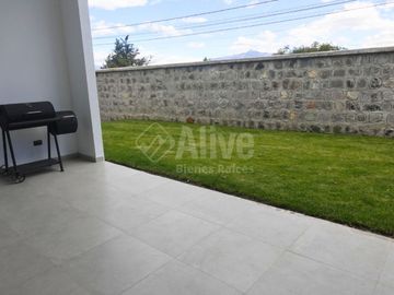 Casa de venta por estrenar en Checa