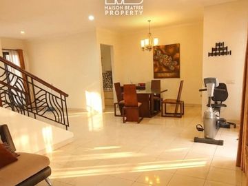 RUMAH SIAP HUNI RAPIH TERAWAT SANGAT STRATEGIS DI THE GREEN - BSD CITY