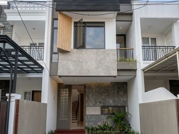 DIJUAL RUMAH MODERN BARU 3 LANTAI – PONDOK BAMBU JAKARTA TIMUR