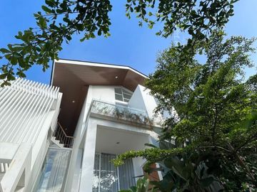 Rumah Villa Aktif Di Dago Resort Ada Kolam Renang Lingkungan Aman
