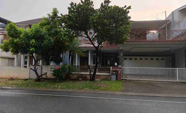Disewakan Rumah di jalan utama Boulevard Kota Wisata. Cibubur. Bogor