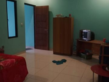 Dijual Rumah 2 Lantai Strategis di Bulevar Hijau Bekasi
