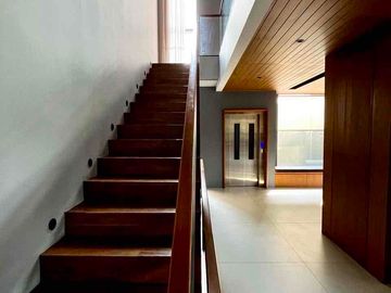 Jual Brand New Townhouse Modern Tropis 224m2 di Kemang Dalam