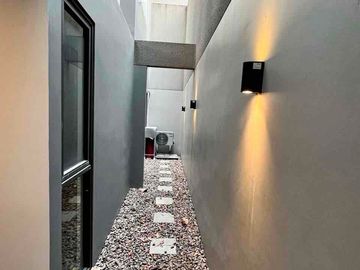 Jual Brand New Townhouse Modern Tropis 224m2 di Kemang Dalam