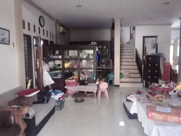 Turun Harga! Rumah SHM 300m² di Gisikdrono, Selangkah ke Columbia Asia