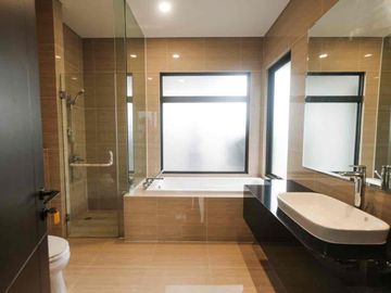 Dijual Cepat Rumah Cluster Heron The Springs Summarecon Gading Serpong Besar Mewah Posisi Hook Sudah Renov