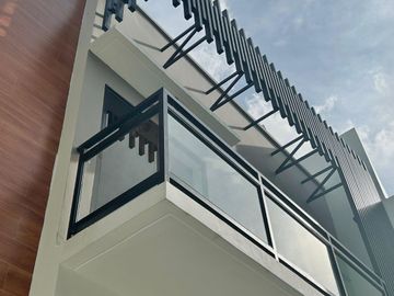 3-Storey Single Detached with Roof deck at Katarungan Village (Araneta)